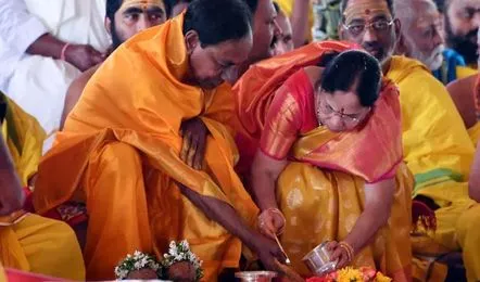 Former Cm Kcrs Ganapathi Homam