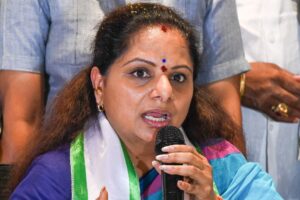 Kavitha Criticizes Kcr Ktr: తెలంగాణ రక్షణ సేన అధ్యక్షురాలు కవిత సంచలన వ్యాఖ్యలు