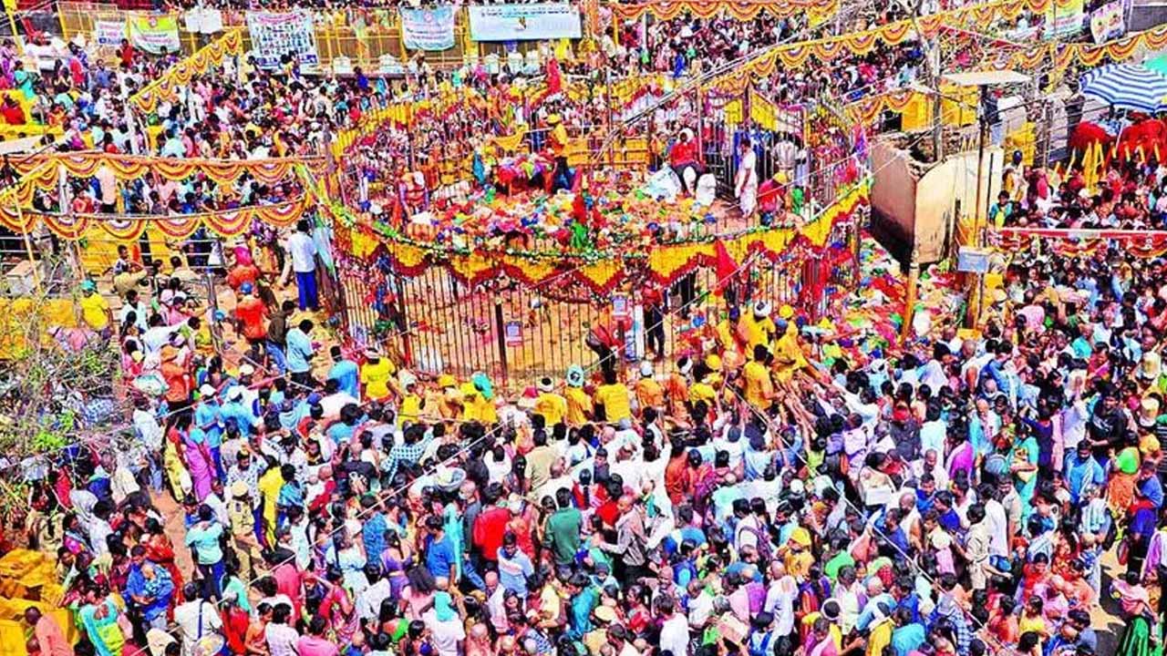 Darshan Of Sammakka And Saralamma