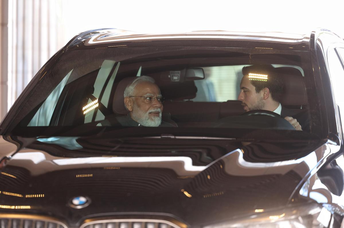 Pm Modi Car Ride To Jordan Museum