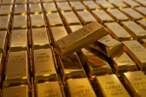 Gold Prices Dip Slightly: స్వల్పంగా తగ్గిన పసిడి ధర..