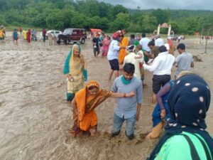 Floods Near Shakambari Devi Temple: వరదల్లో చిక్కుకున్న శాకంబరి ఆలయం…