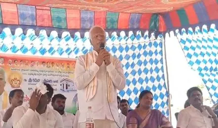 Kadiyam Srihari Slams Kcr